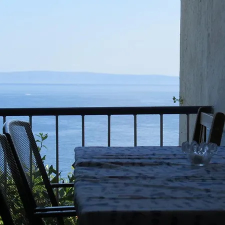 Feral 2 * Baška Voda